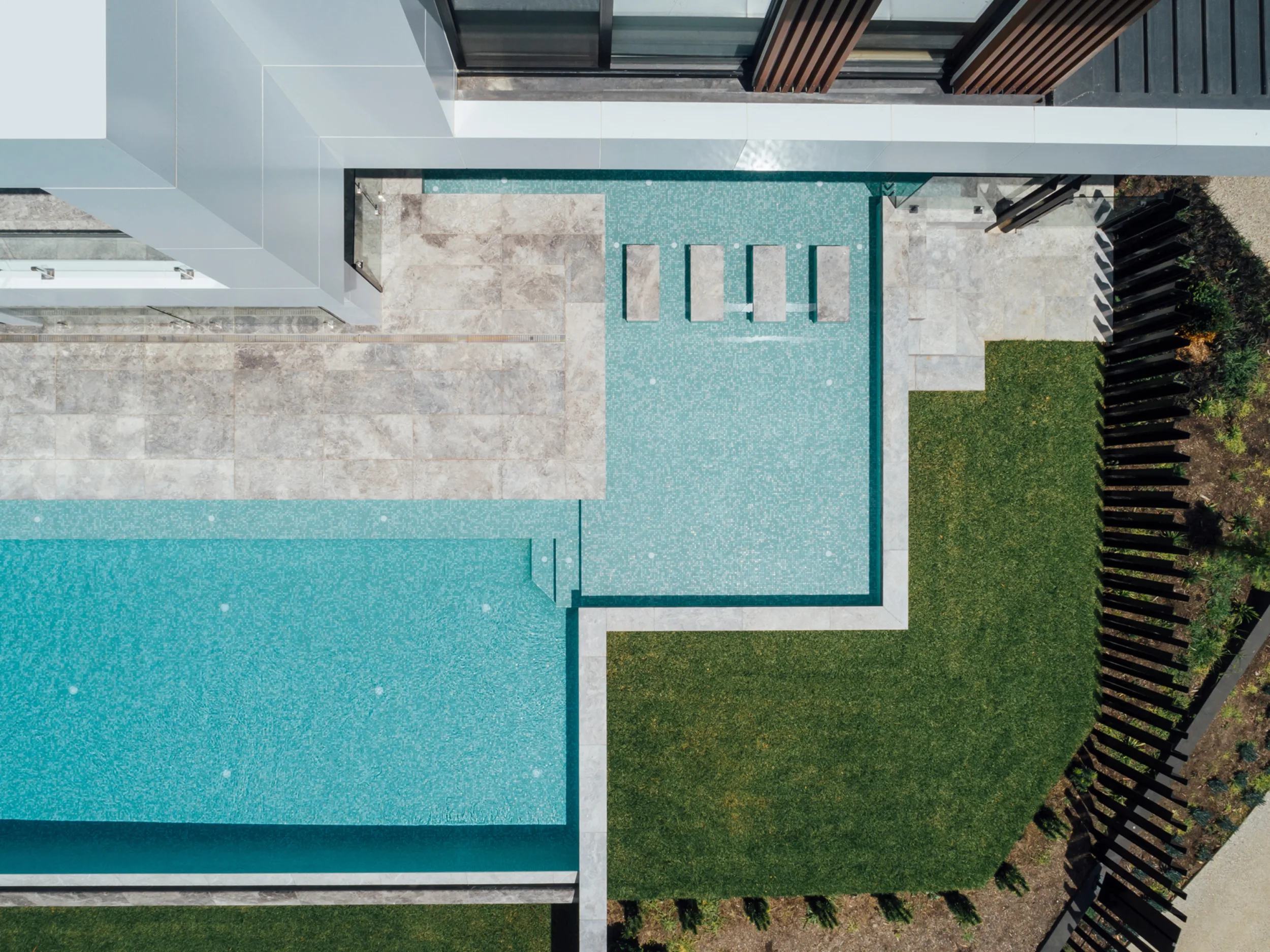 03 Aqua Paradise